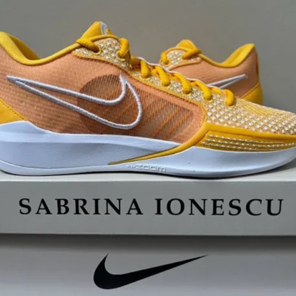 Nike Bright Yellow and White Sabrina 1 Tb FQ3391-700 NWOB Sz. 12.5